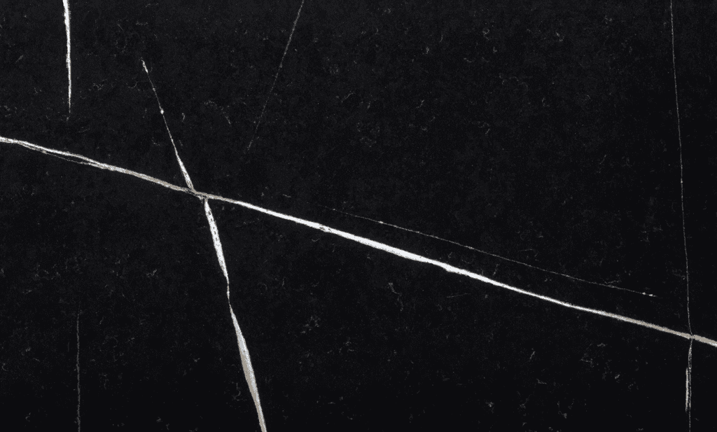 ET Noir close up
